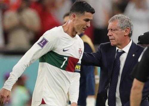 葡萄牙球迷怒喷主帅不让C罗首发!桑托斯:我不后悔