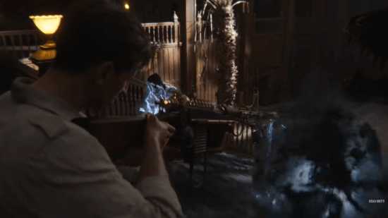 《COD21》僵尸模式预告：前往自由镇化身电枪猛男
